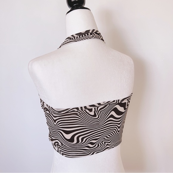 H&M Zebra stripes tank top. Elastic stripes. 99%new condition. - Picture 6 of 8